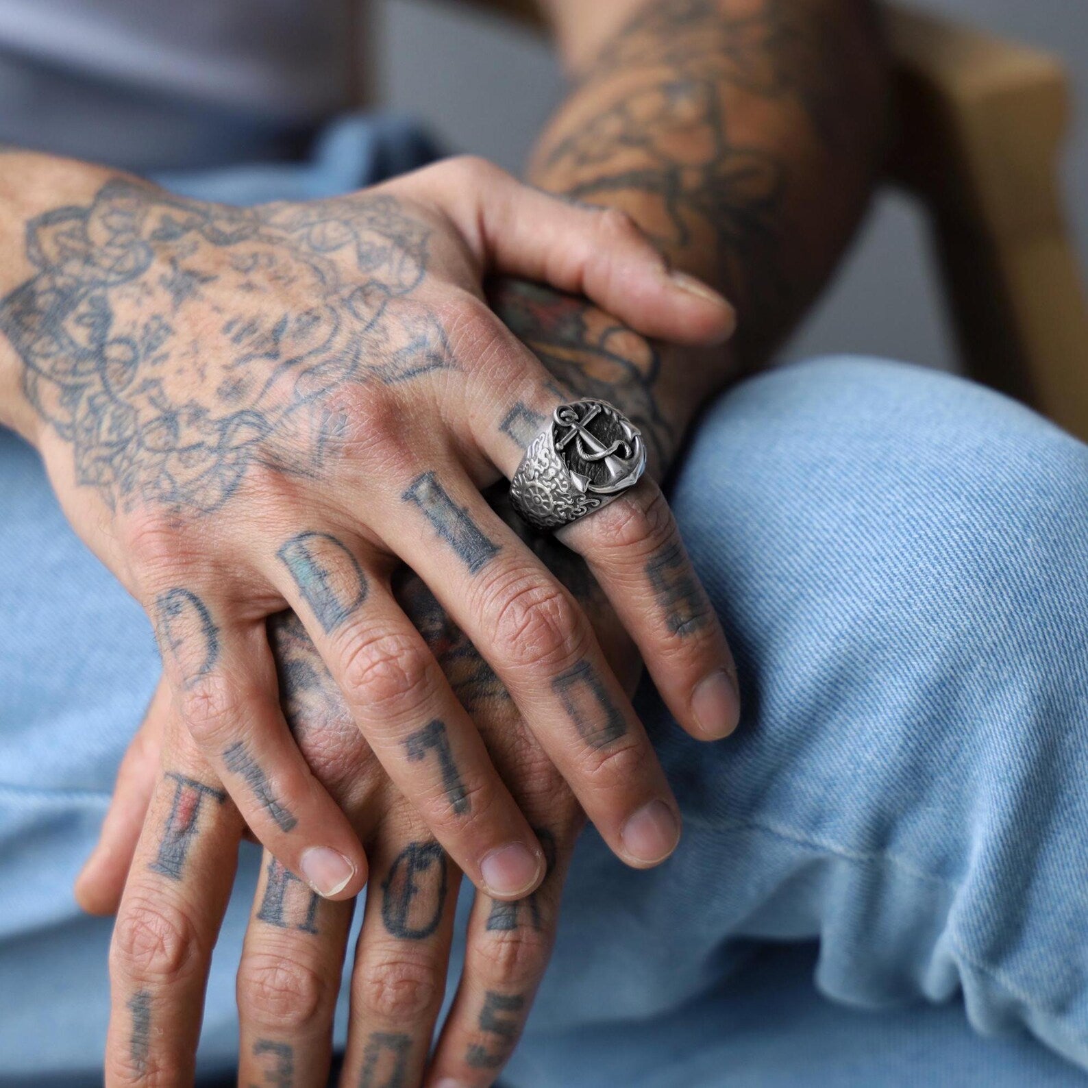 Highlighting the customization option, this detailed view shows how you can add initials, dates, or a special symbol to create a truly personal heirloom. More than just a piece of jewelry, this silver anchor ring becomes a one-of-a-kind story of love, adventure, and legacy—perfect for the modern man who appreciates meaningful style.