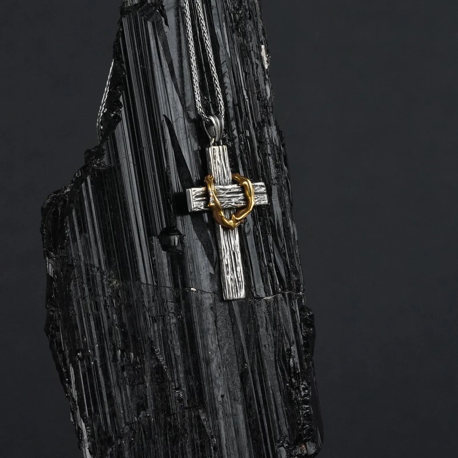 The thorns evoke a powerful connection to personal growth and overcoming challenges, making this pendant a meaningful accessory for anyone seeking inspiration.