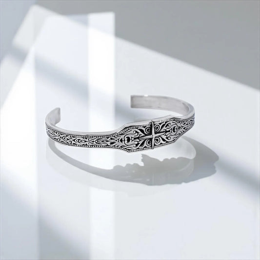 Handcrafted sterling silver bracelet for men featuring intricate nautical compass designs. Adjustable cuff style offers both comfort and bold character. Perfect gift for adventurers, sailors, and sea lovers. Ideal for Google SEO, Pinterest travel-inspired boards, and Shopify nautical jewelry pages.