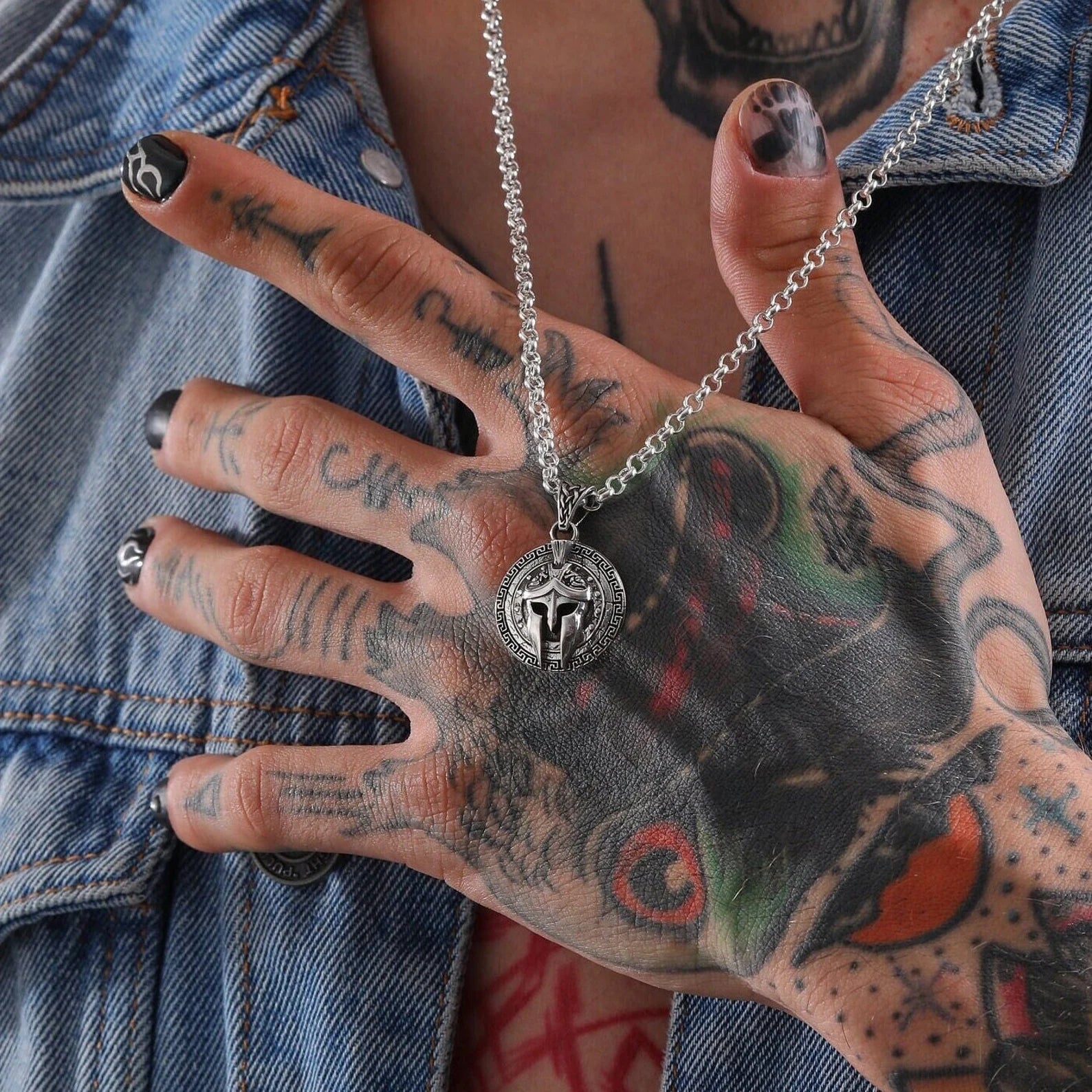 Spartan soldier pendant necklace in oxidized sterling silver, combining Greek mythology with bold masculine energy. A great birthday or anniversary gift for him. Ideal for fantasy, ancient history, or battle-themed Pinterest boards and Shopify warrior jewelry categories.