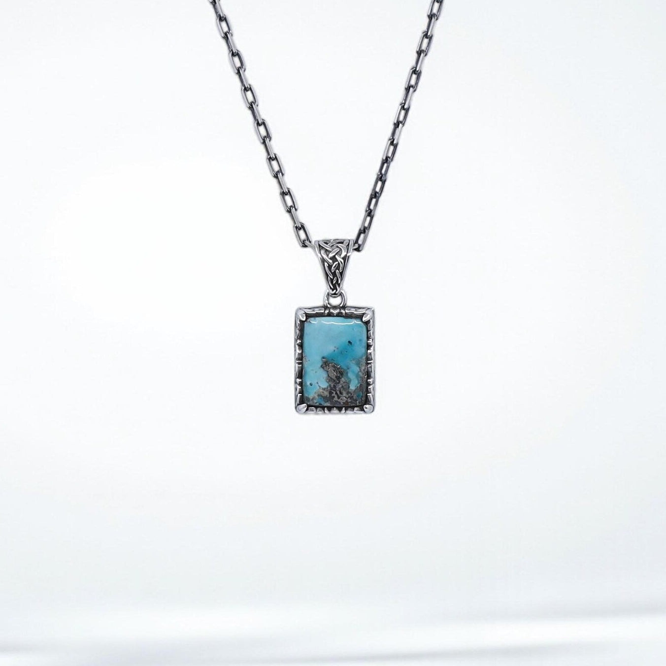 Perfect as a v gifts for him, a gift for father, or a meaningful Father’s Day necklace that stands out with its unique character. Whether you’re marking a 1st anniversary, 5th year celebration, or a personal milestone, this vintage-style crystal necklace blends timeless elegance with sentiment — creating a custom heirloom to cherish forever.