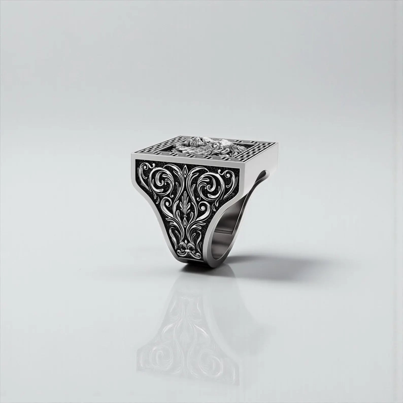 High-quality sterling silver lion ring for men, handcrafted artistic medieval style, strong animal symbol jewelry for boyfriend or husband