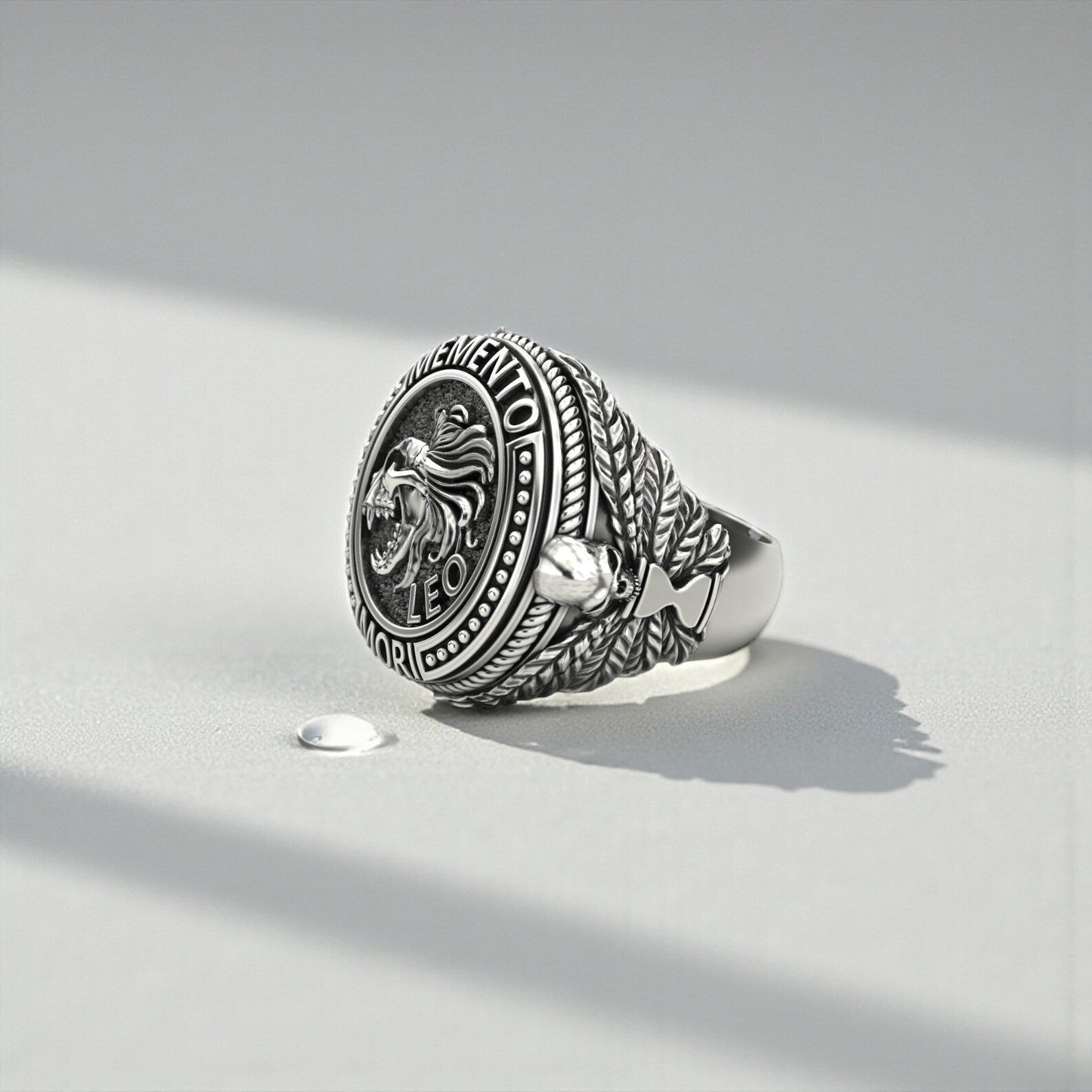 Handcrafted Memento Mori Leo ring made from high-quality 925 sterling silver, featuring a powerful lion skull design that symbolizes strength, courage, leadership, and zodiac identity.