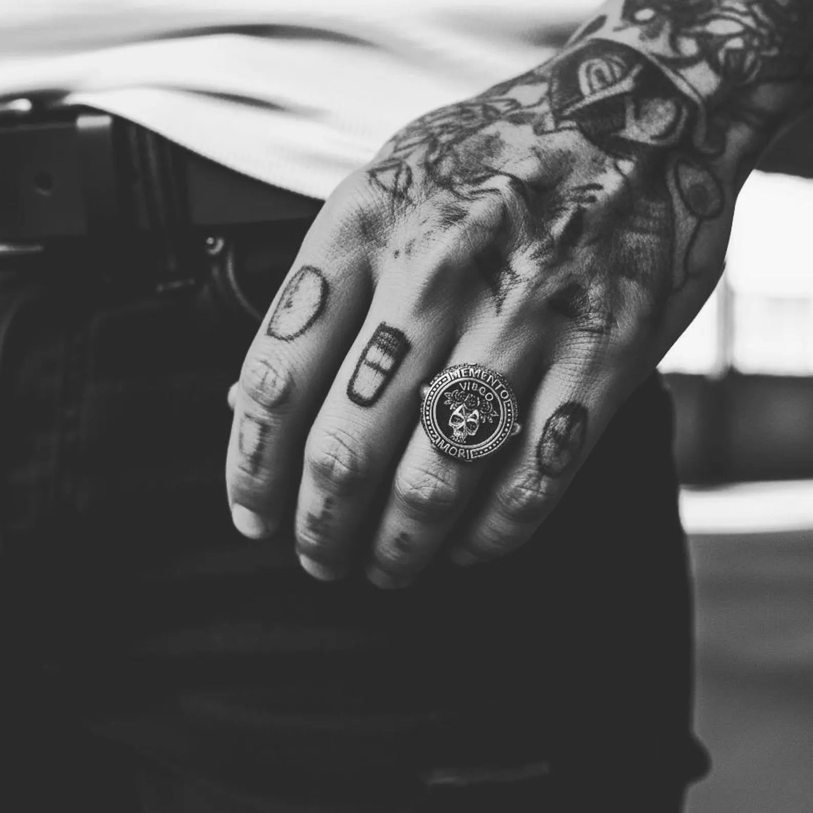 Statement Virgo zodiac ring for men with skull and rose motif, showcasing handcrafted silver detailing and deep symbolic meaning rooted in Memento Mori philosophy.