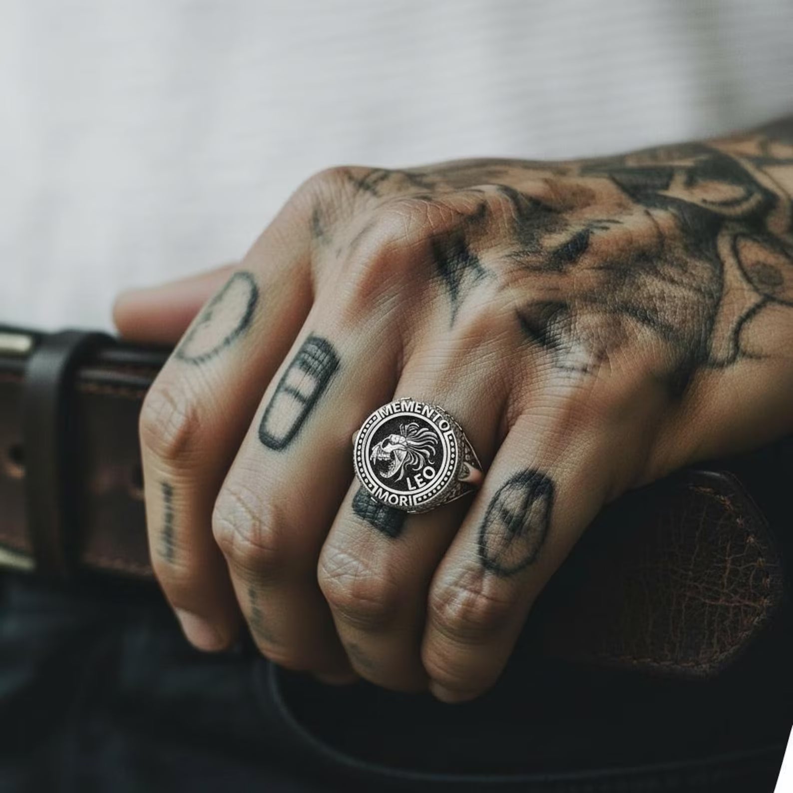 Premium sterling silver Leo skull ring designed for astrology lovers, combining zodiac symbolism, gothic aesthetics, and handcrafted statement jewelry.