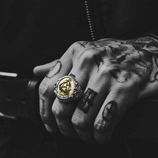 Handmade 925 sterling silver pirate ship ring with baroque maritime design and gold details, unisex nautical signet ring inspired by ocean adventure, freedom, and historical seafaring symbolism