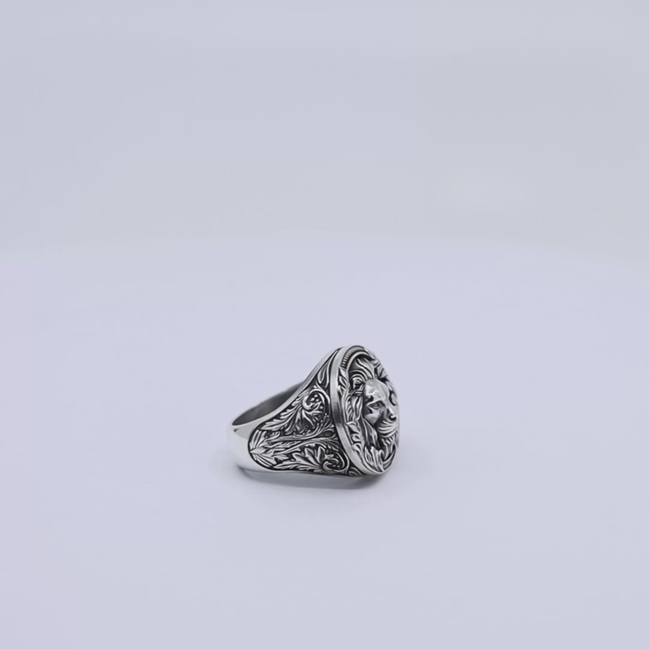 Handmade men’s lion ring crafted in solid 925 sterling silver, showcasing an intricately detailed lion’s face with flowing mane and regal expression, ideal for gothic jewelry lovers and bold statement style.